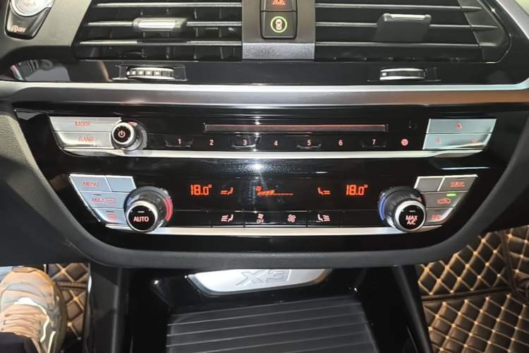 Used BMW X3 2018 xDrive30i Luxury Edition M Sport Package China VI Audio And AC Panel