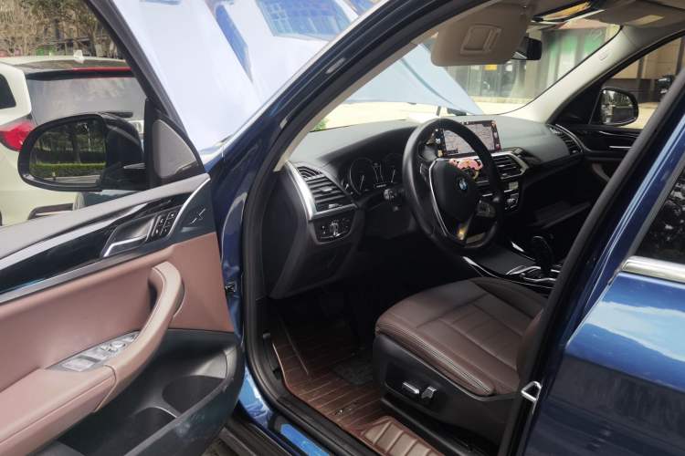 Used BMW X3 2018 xDrive25i Luxury Package China VI Emission Standard Driver Seat