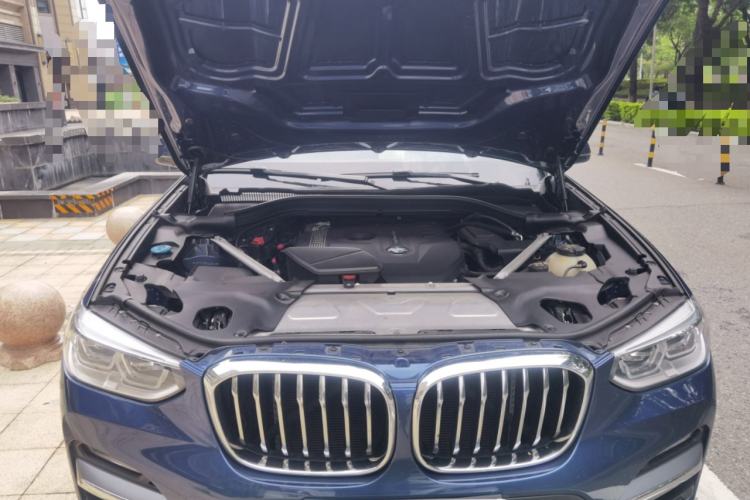 Used BMW X3 2018 xDrive25i Luxury Package China VI Emission Standard Engine Bay