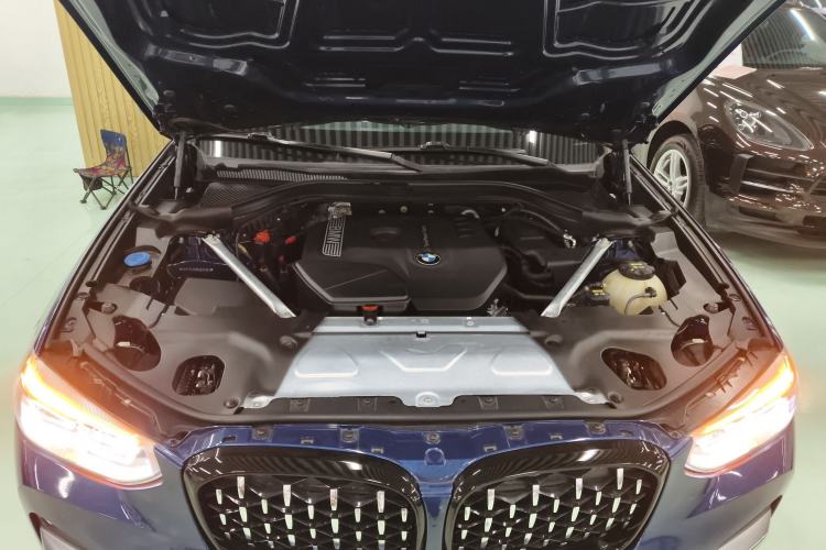 Used BMW X3 2018 xDrive25i Luxury Package China VI Emission Standard Engine Bay
