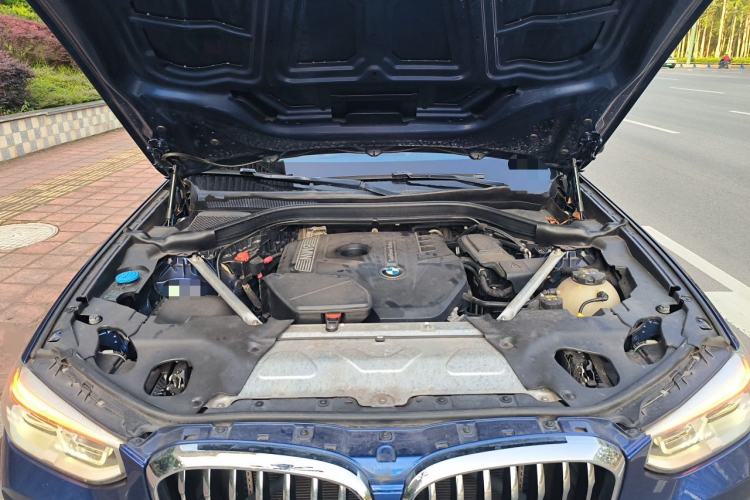 Used BMW X3 2018 xDrive28i Luxury Package China VI Emission Standard Engine Bay