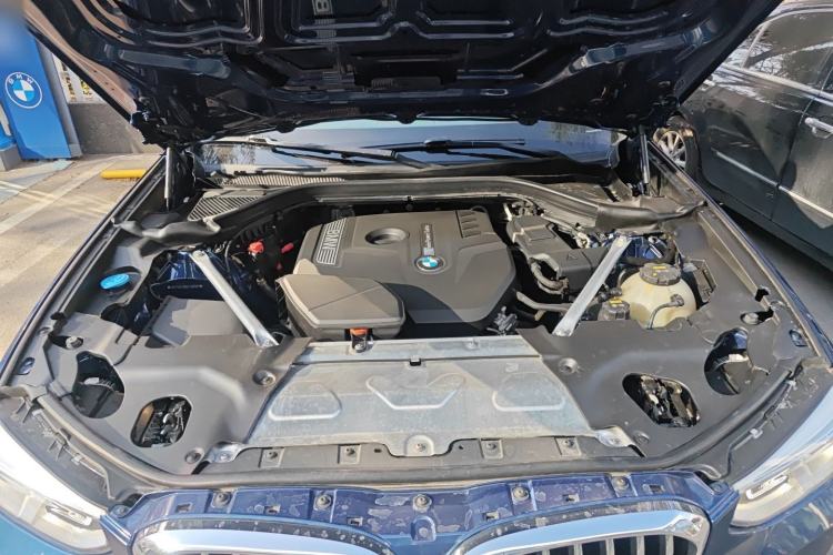 Used BMW X3 2018 xDrive28i Luxury Package China VI Emission Standard Engine Bay