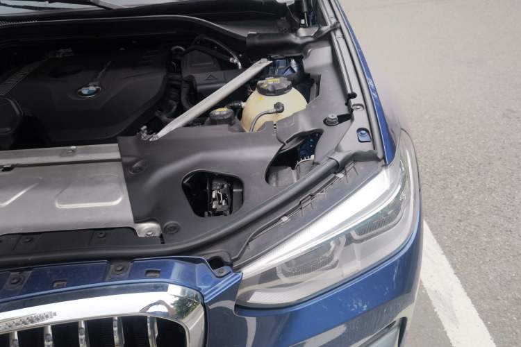 Used BMW X3 2018 xDrive25i Luxury Package China VI Emission Standard Engine Bay Left