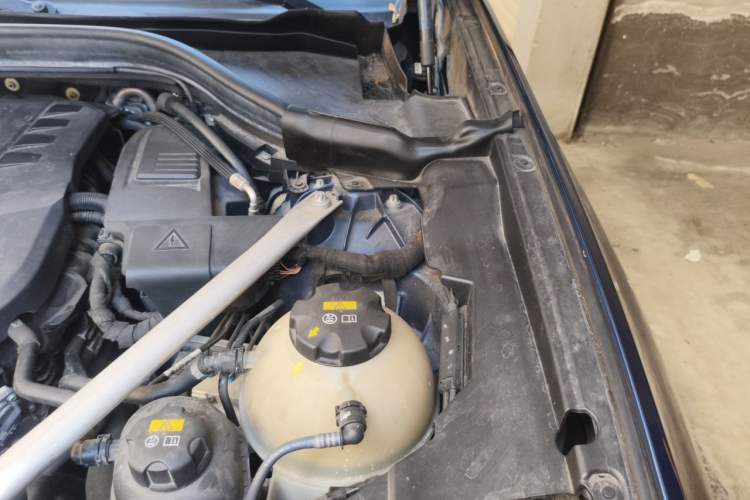 Used BMW X3 2018 xDrive28i M Sport Package China V Emission Standard Engine Bay Left