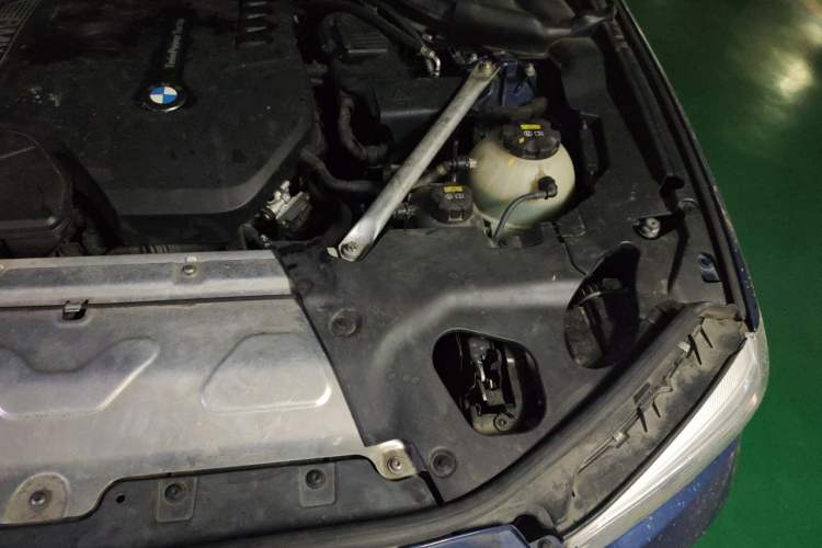 Used BMW X3 2018 xDrive25i M Sport Package China VI Engine Bay Left