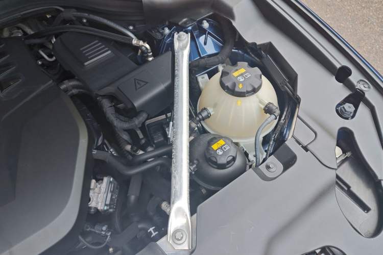 Used BMW X3 2018 xDrive25i M Sport Package China V Engine Bay Left