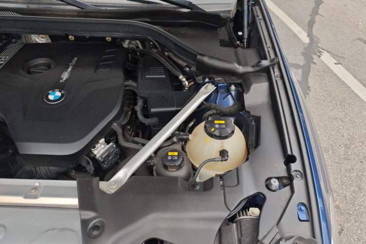 Used BMW X3 2018 xDrive28i Luxury Package China VI Emission Standard Engine Bay Left