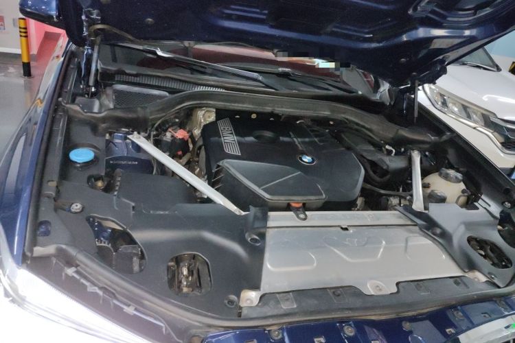 Used BMW X3 2018 xDrive28i Luxury Package China VI Emission Standard Engine Bay Right