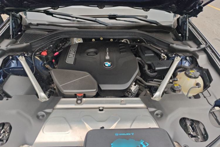 Used BMW X3 2018 xDrive28i Luxury Package China VI Emission Standard Engine Bay