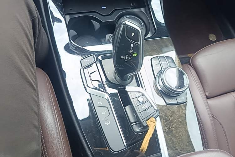 Used BMW X3 2018 xDrive30i Luxury Edition M Sport Package China VI Gear Lever