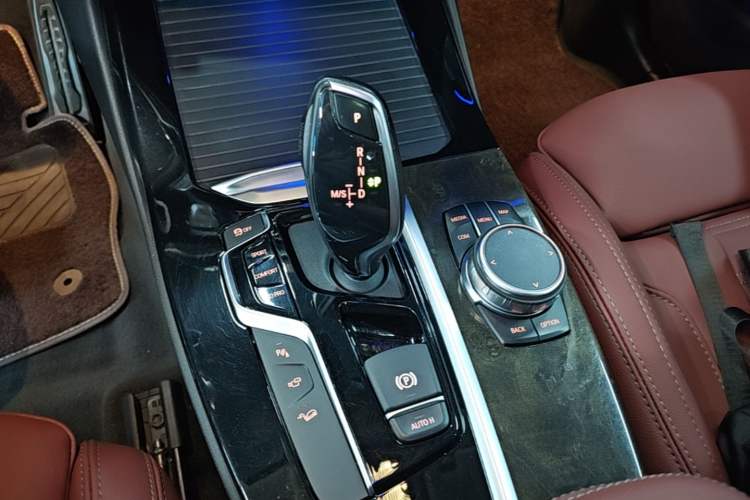Used BMW X3 2018 xDrive30i Luxury Edition M Sport Package China VI Gear Lever
