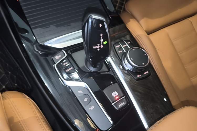 Used BMW X3 2018 xDrive30i Luxury Edition M Sport Package China VI Gear Lever