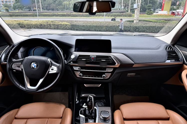 Used BMW X3 2018 xDrive28i Luxury Package China VI Emission Standard Interior 1