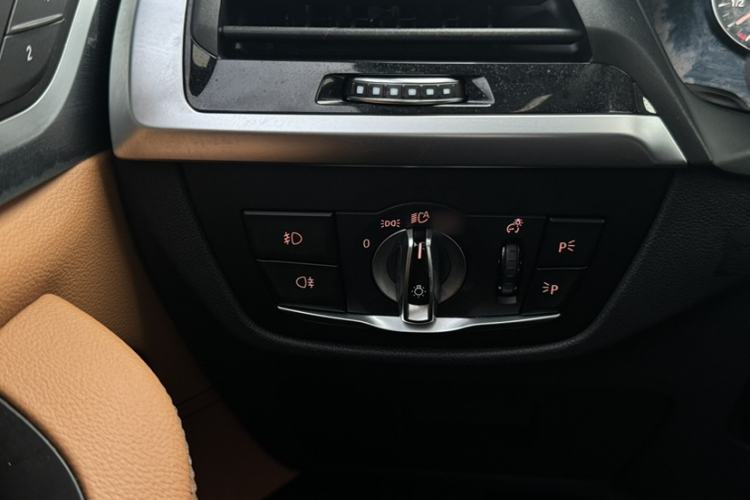 Used BMW X3 2018 xDrive28i Luxury Package China V Interior 1