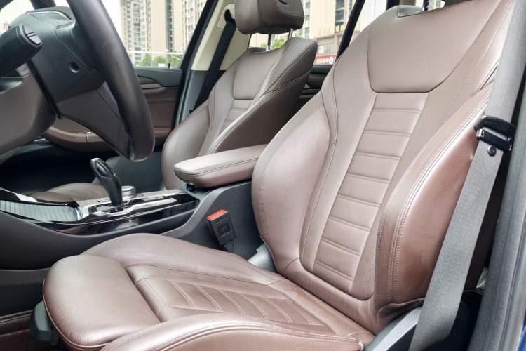 Used BMW X3 2018 xDrive28i Luxury Package China VI Emission Standard Interior 2