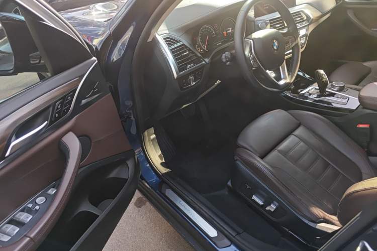 Used BMW X3 2018 xDrive28i Luxury Package China VI Emission Standard Interior 3