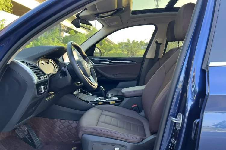 Used BMW X3 2018 xDrive25i Luxury Package China VI Emission Standard Interior 3