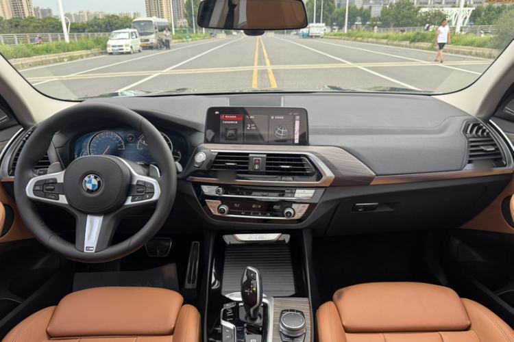Used BMW X3 2018 xDrive28i Luxury Package China V Interior 4