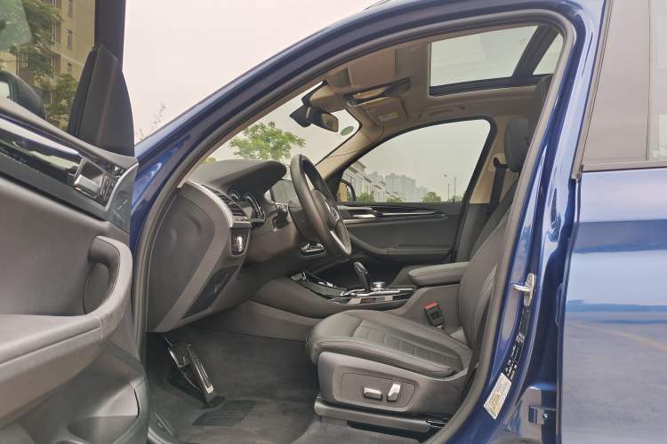 Used BMW X3 2018 xDrive25i M Sport Package China V Interior 4