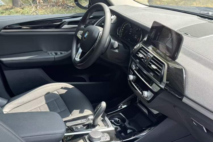 Used BMW X3 2018 xDrive25i Luxury Package China VI Emission Standard Interior 9