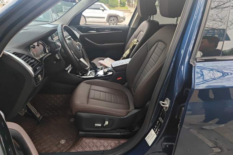 Used BMW X3 2018 xDrive25i Luxury Package China V Left Front Seat