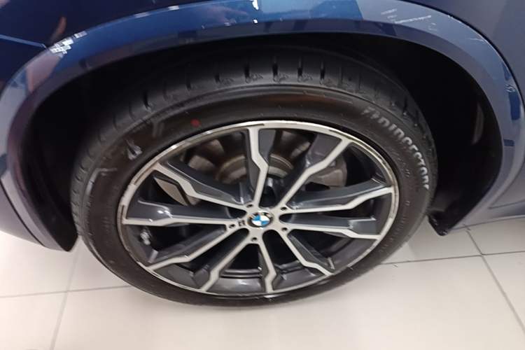 Used BMW X3 2018 xDrive30i Luxury Edition M Sport Package China VI Left Front Wheel Hub