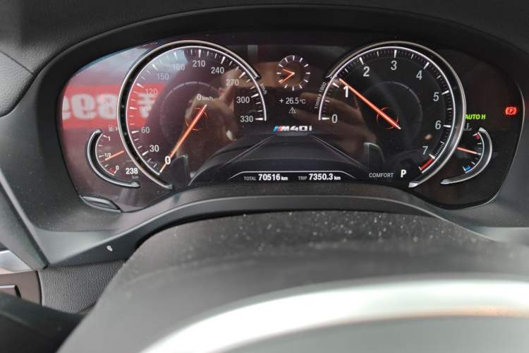 Used BMW X3 2018 xDrive30i Luxury Model with M Sport Package China V Emission Standard Odometer Close Up