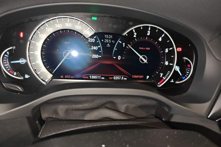 Used BMW X3 2018 xDrive25i Luxury Package China V Odometer Close Up