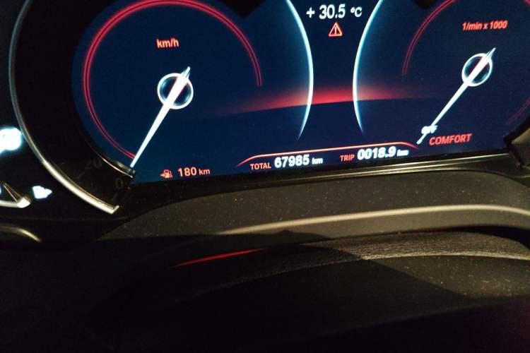 Used BMW X3 2018 xDrive25i M Sport Package China V Odometer Close Up