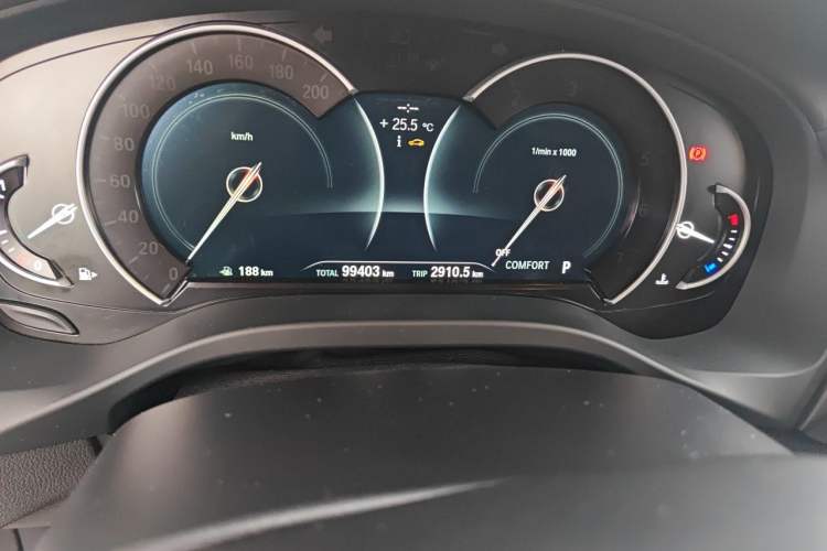 Used BMW X3 2018 xDrive25i Luxury Package China V Odometer Close Up