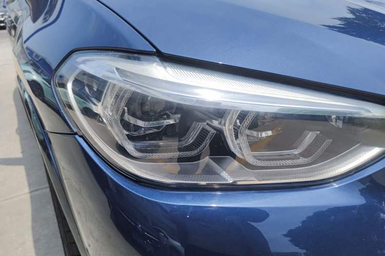 Used BMW X3 2018 xDrive30i Luxury Model with M Sport Package China V Emission Standard Right Front Headlight