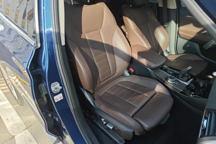 Used BMW X3 2018 xDrive28i Luxury Package China VI Emission Standard Right Front Seat