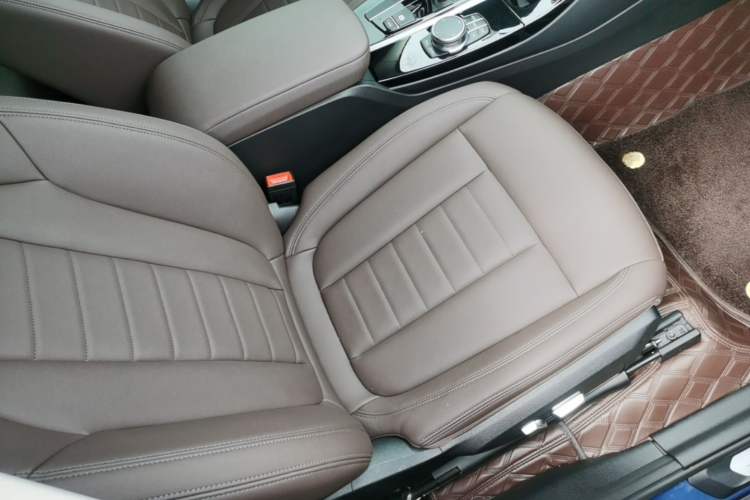 Used BMW X3 2018 xDrive25i Luxury Package China VI Emission Standard Right Front Seat