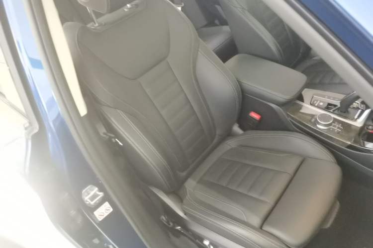 Used BMW X3 2018 xDrive30i Luxury Edition M Sport Package China VI Right Front Seat