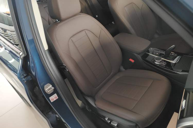 Used BMW X3 2018 xDrive25i M Sport Package China V Right Front Seat