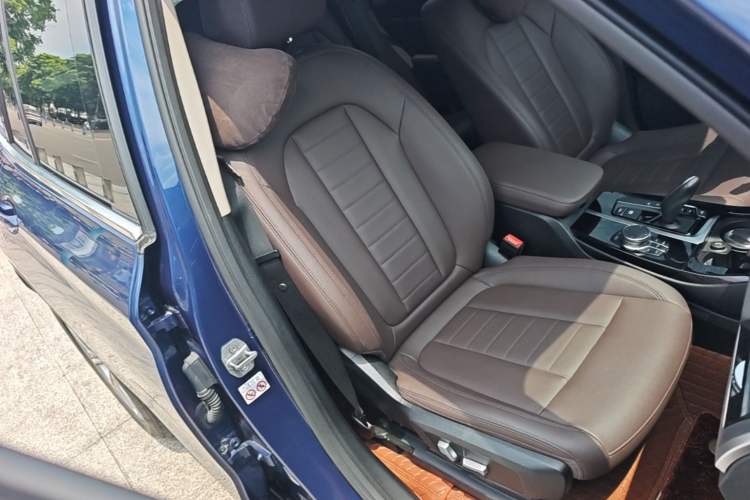 Used BMW X3 2018 xDrive25i Luxury Package China V Right Front Seat