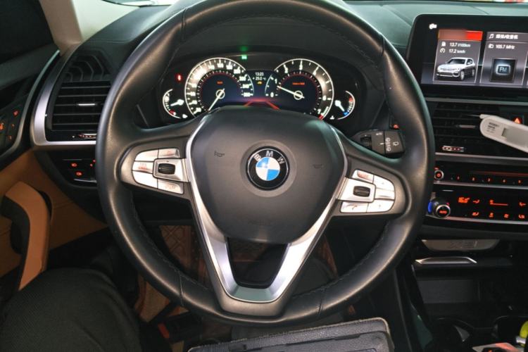 Used BMW X3 2018 xDrive25i Luxury Package China VI Emission Standard Steering Wheel
