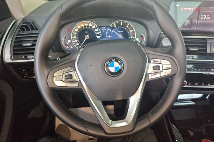 Used BMW X3 2018 xDrive25i Luxury Package China VI Emission Standard Steering Wheel