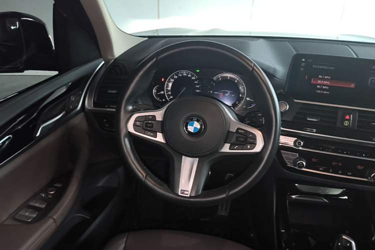 Used BMW X3 2018 xDrive25i M Sport Package China VI Steering Wheel