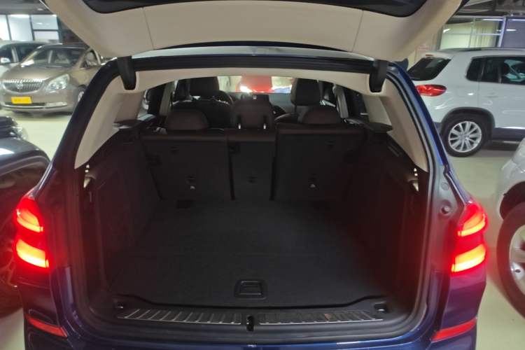 Used BMW X3 2018 xDrive25i M Sport Package China VI Trunk