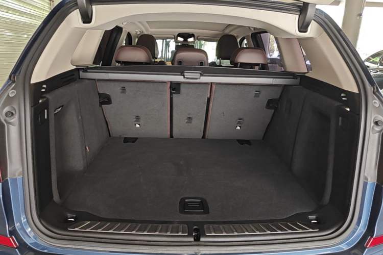 Used BMW X3 2018 xDrive28i M Sport Package China VI Trunk