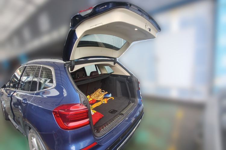 Used BMW X3 2018 xDrive28i Luxury Package China VI Emission Standard Trunk