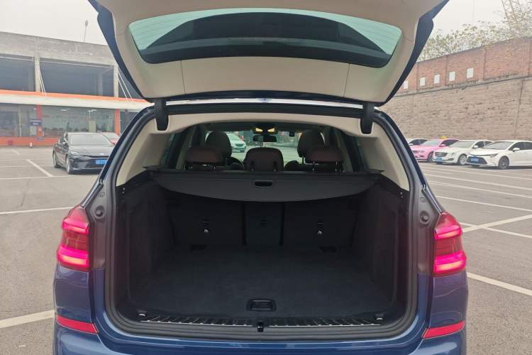 Used BMW X3 2018 xDrive28i M Sport Package China VI Trunk