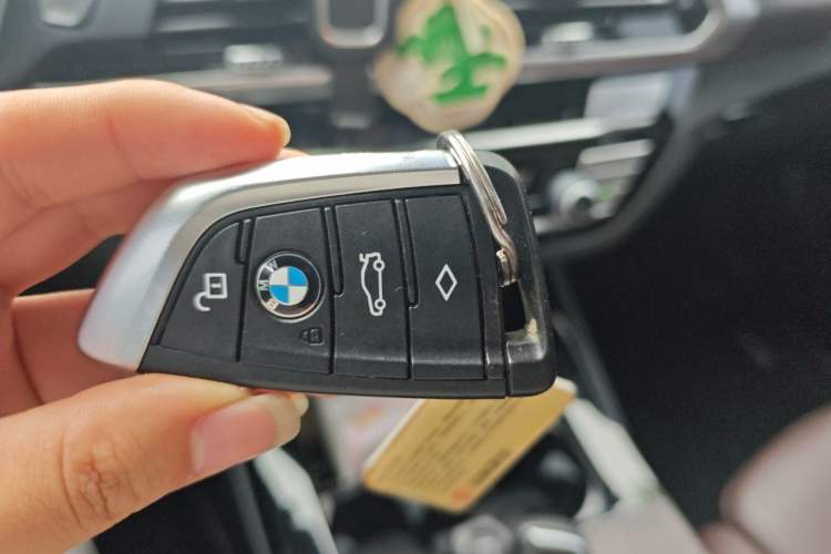 Used BMW X3 2018 xDrive28i Luxury Package China VI Emission Standard Vehicle Key