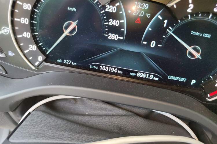 Used BMW X3 2018 xDrive25i Luxury Package China V Odometer Close Up