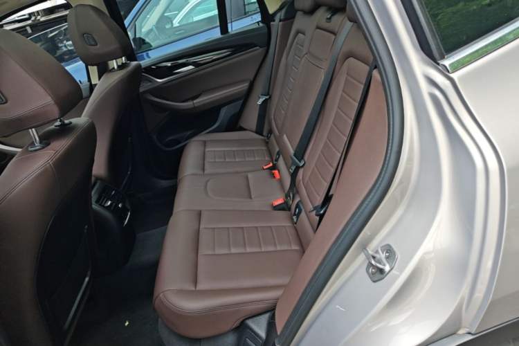 Used BMW X3 2018 xDrive25i Luxury Package China V Left Rear Seat