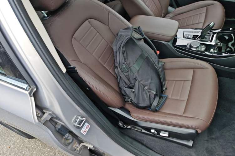 Used BMW X3 2018 xDrive25i Luxury Package China V Right Front Seat