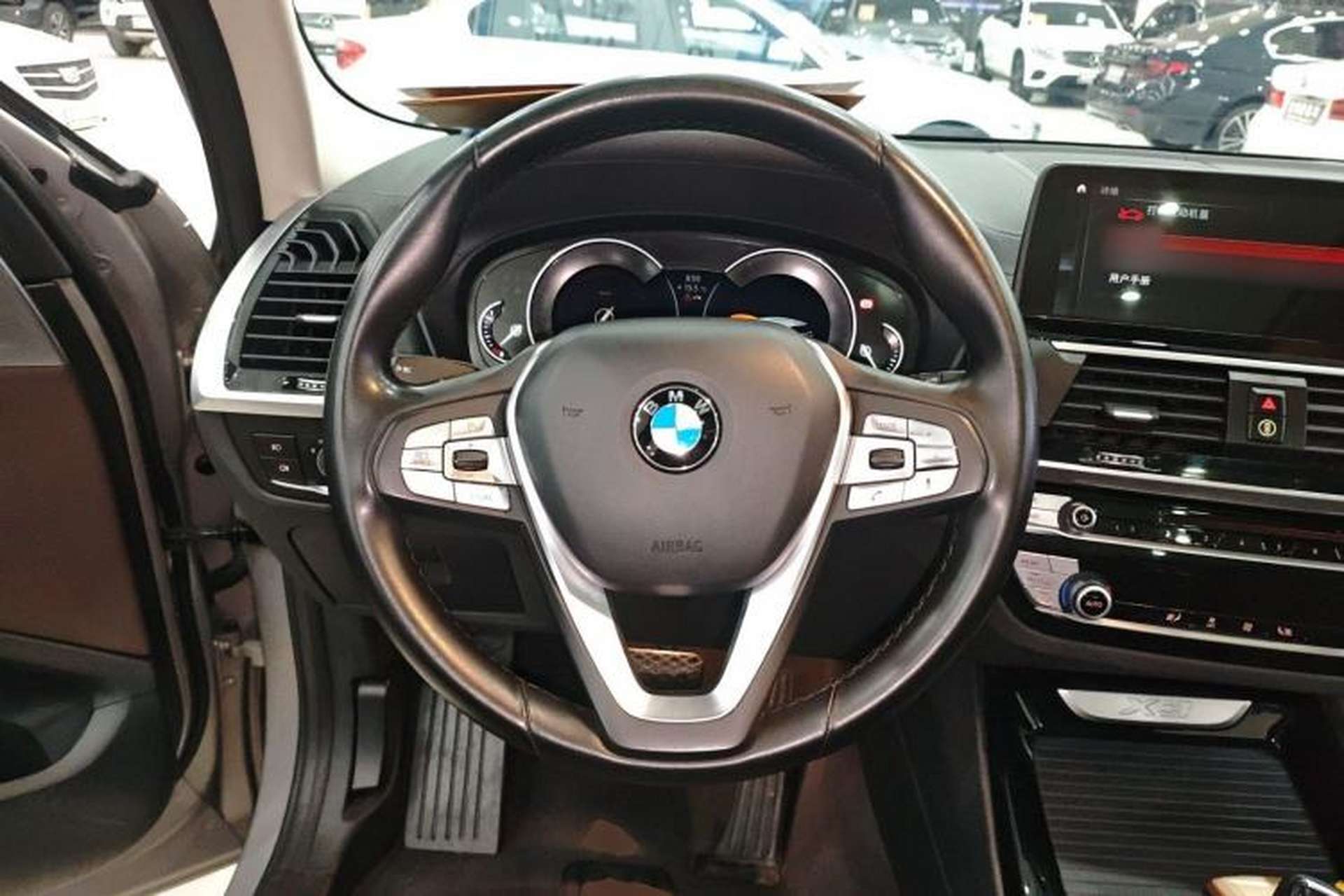 Used BMW X3 2018 xDrive25i Luxury Package China VI Emission Standard Steering Wheel