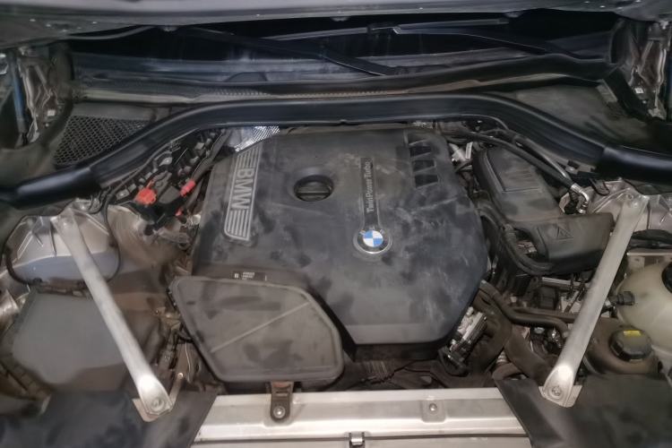 Used BMW X3 2018 xDrive28i Luxury Package China VI Emission Standard Engine Bay