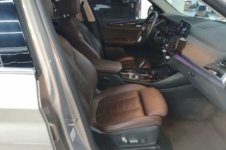 Used BMW X3 2018 xDrive25i Luxury Package China V Right Front Seat